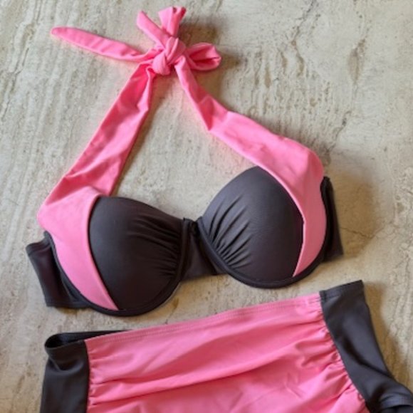 Pink and Gray Two-Piece Woman's Swimsuit Pin Up Style - Picture 9 of 10